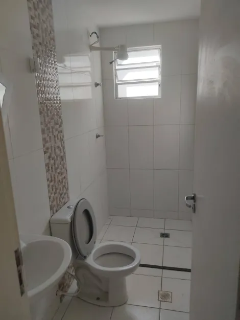 Alugar Apartamento / Padr&atilde;o em S&atilde;o Jos&eacute; do Rio Preto R$ 900,00 - Foto 4