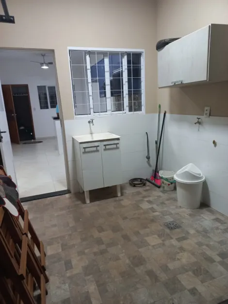 Alugar Casa / Padr&atilde;o em S&atilde;o Jos&eacute; do Rio Preto R$ 1.300,00 - Foto 4