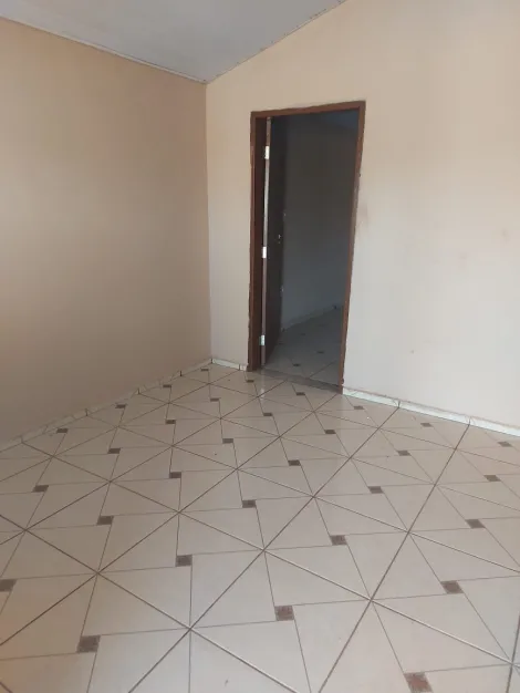 Casa / Padr&atilde;o em Uchoa 