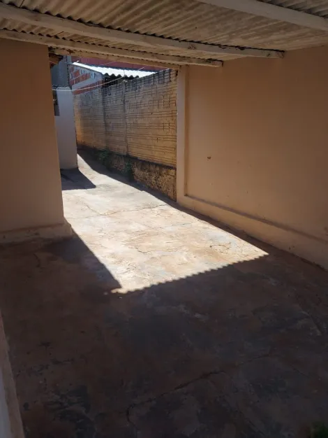 Alugar Casa / Padr&atilde;o em Uchoa R$ 780,00 - Foto 13