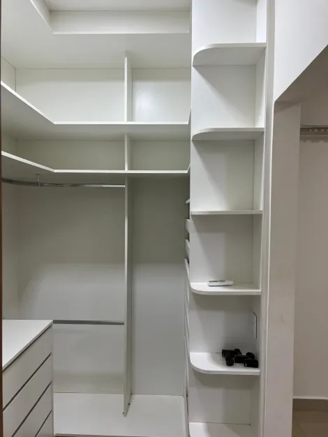 Alugar Casa / Padr&atilde;o em S&atilde;o Jos&eacute; do Rio Preto R$ 1.800,00 - Foto 16