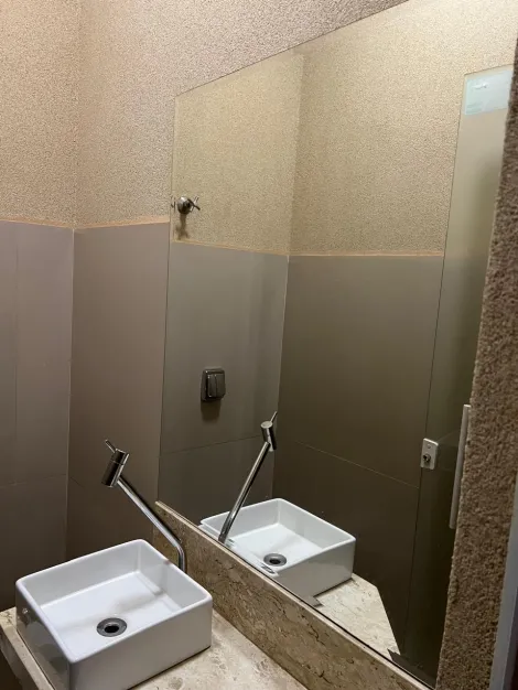 Alugar Casa / Padr&atilde;o em S&atilde;o Jos&eacute; do Rio Preto R$ 1.800,00 - Foto 40