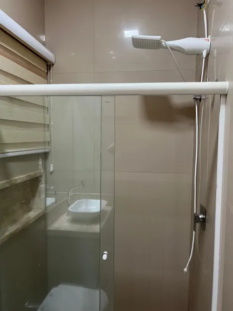 Alugar Casa / Padr&atilde;o em S&atilde;o Jos&eacute; do Rio Preto R$ 1.800,00 - Foto 26