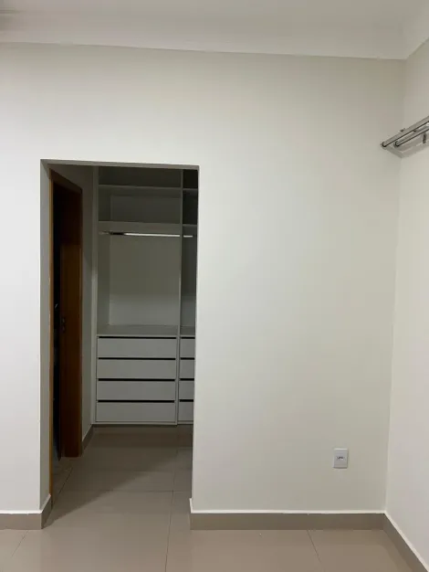 Alugar Casa / Padr&atilde;o em S&atilde;o Jos&eacute; do Rio Preto R$ 1.800,00 - Foto 14