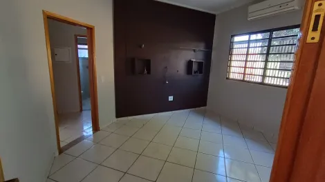 Alugar Casa / Padr&atilde;o em S&atilde;o Jos&eacute; do Rio Preto R$ 3.200,00 - Foto 6