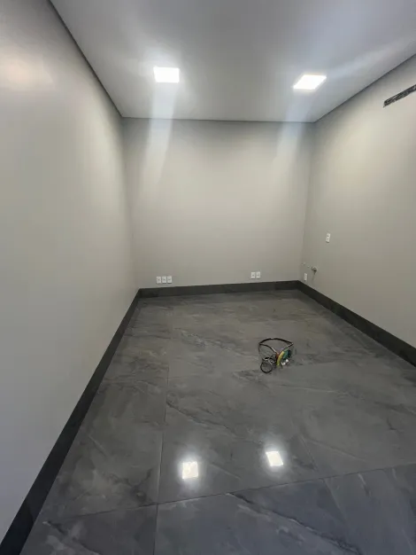 Alugar Comercial / Sala em S&atilde;o Jos&eacute; do Rio Preto R$ 2.000,00 - Foto 5