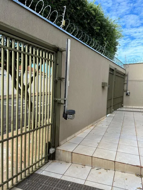 Alugar Casa / Padr&atilde;o em S&atilde;o Jos&eacute; do Rio Preto. apenas R$ 565.000,00