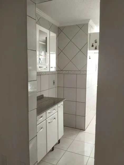 Alugar Apartamento / Padr&atilde;o em S&atilde;o Jos&eacute; do Rio Preto R$ 800,00 - Foto 2