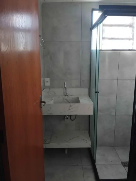 Alugar Apartamento / Padr&atilde;o em S&atilde;o Jos&eacute; do Rio Preto R$ 800,00 - Foto 5
