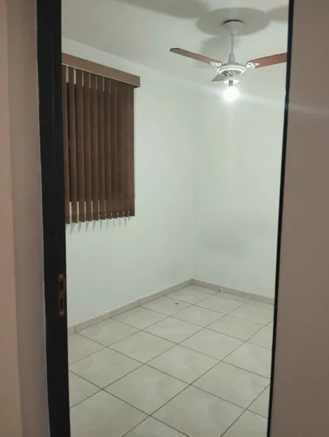 Alugar Apartamento / Padr&atilde;o em S&atilde;o Jos&eacute; do Rio Preto R$ 800,00 - Foto 7