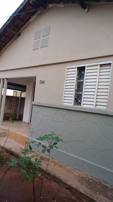 Alugar Casa / Padr&atilde;o em Mirassol. apenas R$ 240.000,00