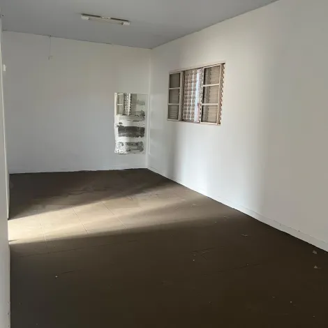 Alugar Casa / Padr&atilde;o em S&atilde;o Jos&eacute; do Rio Preto R$ 1.000,00 - Foto 3