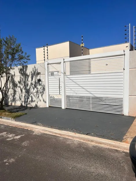 Alugar Casa / Padr&atilde;o em S&atilde;o Jos&eacute; do Rio Preto. apenas R$ 1.450,00