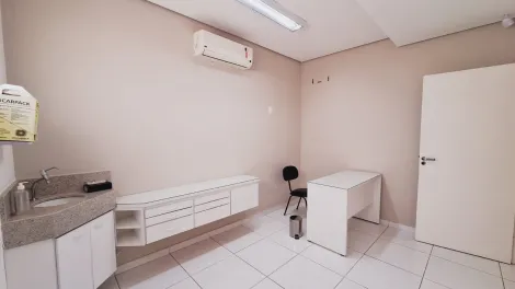 Alugar Comercial / Sala em S&atilde;o Jos&eacute; do Rio Preto R$ 2.500,00 - Foto 2