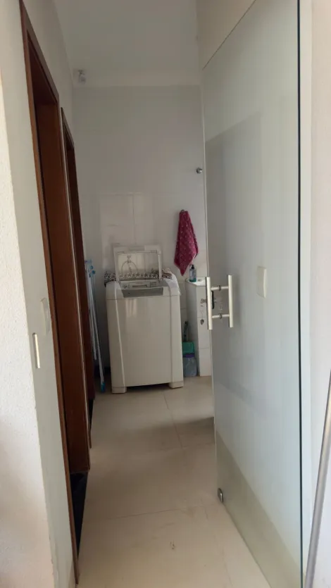 Comprar Casa / Padr&atilde;o em Votuporanga R$ 550.000,00 - Foto 4