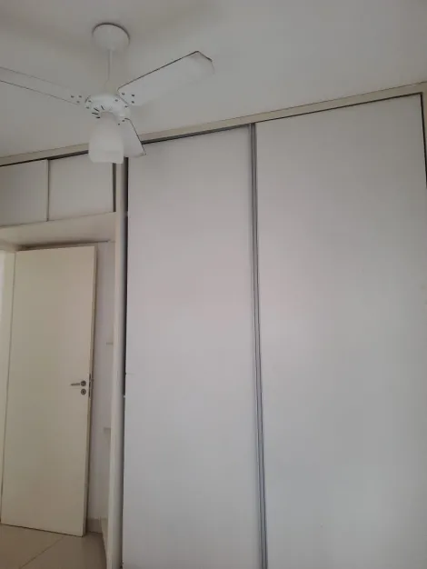 Alugar Apartamento / Padr&atilde;o em S&atilde;o Jos&eacute; do Rio Preto R$ 1.100,00 - Foto 2