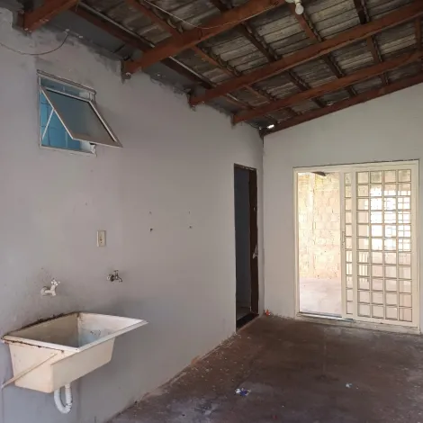 Alugar Casa / Padr&atilde;o em S&atilde;o Jos&eacute; do Rio Preto R$ 900,00 - Foto 4