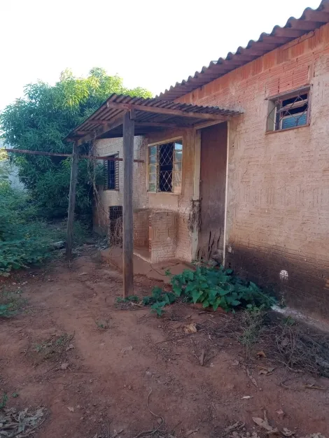 Comprar Casa / Padr&atilde;o em Catanduva R$ 140.000,00 - Foto 3