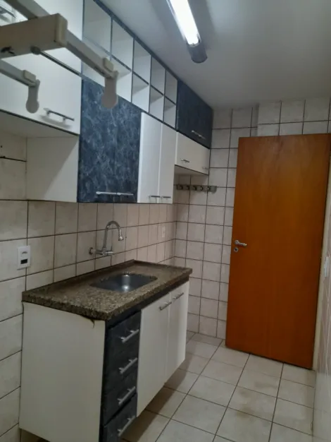 Alugar Apartamento / Padr&atilde;o em S&atilde;o Jos&eacute; do Rio Preto R$ 900,00 - Foto 10