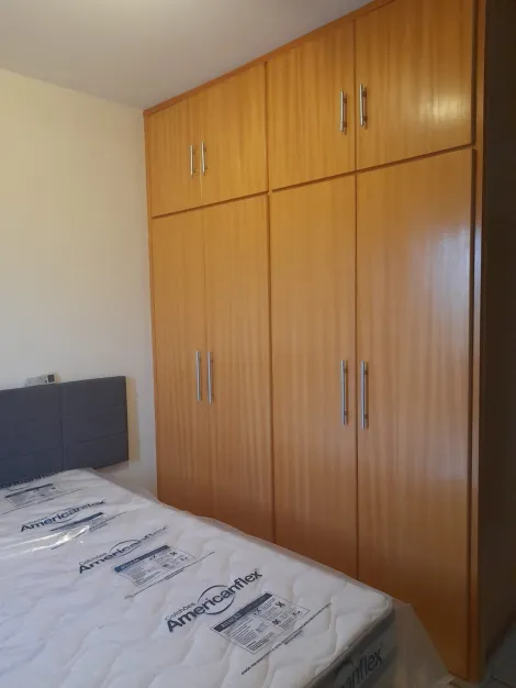 Alugar Apartamento / Padr&atilde;o em S&atilde;o Jos&eacute; do Rio Preto R$ 900,00 - Foto 4