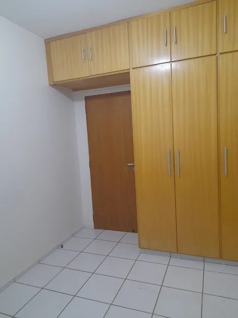 Alugar Apartamento / Padr&atilde;o em S&atilde;o Jos&eacute; do Rio Preto R$ 900,00 - Foto 6