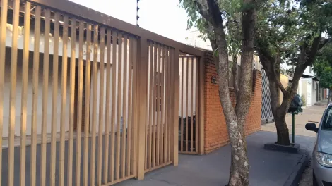 Alugar Casa / Padr&atilde;o em Mirassol. apenas R$ 300.000,00