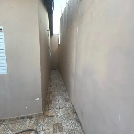 Alugar Casa / Padr&atilde;o em S&atilde;o Jos&eacute; do Rio Preto R$ 1.500,00 - Foto 2