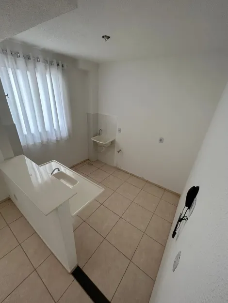 Alugar Apartamento / Padr&atilde;o em S&atilde;o Jos&eacute; do Rio Preto R$ 750,00 - Foto 2