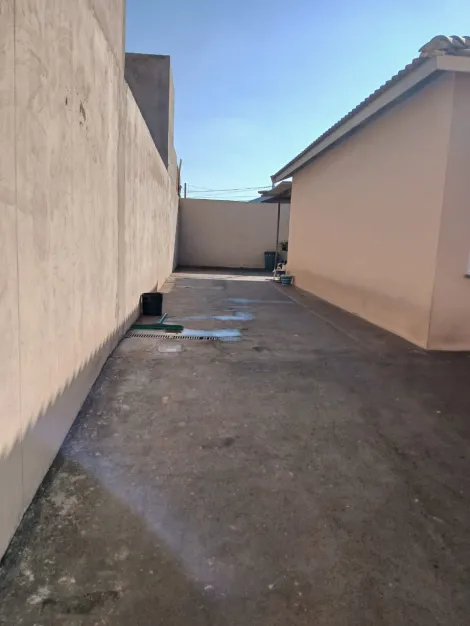 Alugar Casa / Padr&atilde;o em S&atilde;o Jos&eacute; do Rio Preto R$ 800,00 - Foto 4