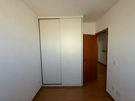 Alugar Apartamento / Padr&atilde;o em S&atilde;o Jos&eacute; do Rio Preto R$ 1.350,00 - Foto 7