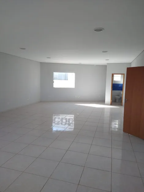 Alugar Comercial / Sala em S&atilde;o Jos&eacute; do Rio Preto R$ 1.150,00 - Foto 2
