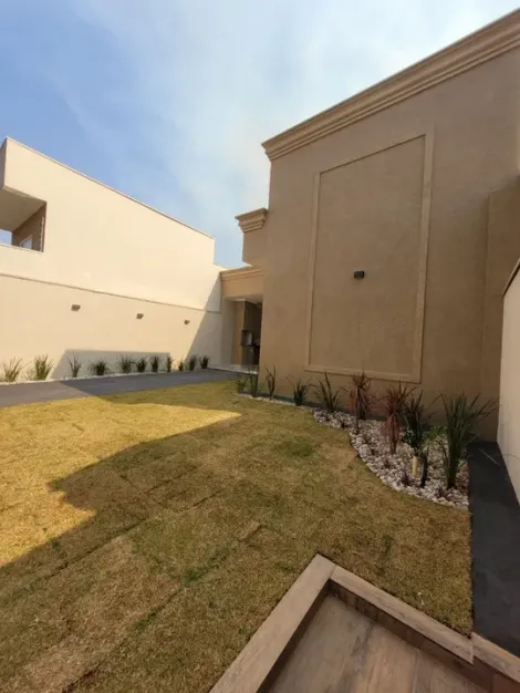 Comprar Casa / Padr&atilde;o em Mirassol R$ 400.000,00 - Foto 3