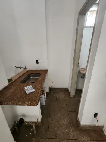 Alugar Comercial / Sal&atilde;o em S&atilde;o Jos&eacute; do Rio Preto R$ 2.000,00 - Foto 4
