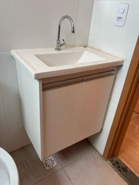 Alugar Apartamento / Padr&atilde;o em S&atilde;o Jos&eacute; do Rio Preto R$ 1.200,00 - Foto 12