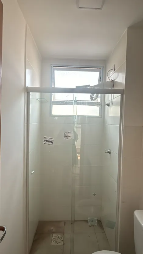 Alugar Apartamento / Padr&atilde;o em S&atilde;o Jos&eacute; do Rio Preto R$ 1.200,00 - Foto 11