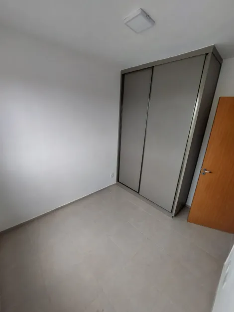 Alugar Apartamento / Padr&atilde;o em S&atilde;o Jos&eacute; do Rio Preto R$ 1.500,00 - Foto 4