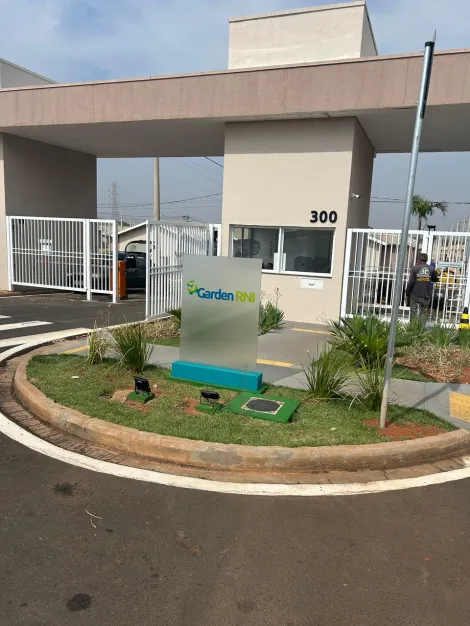 Alugar Casa / Condom&iacute;nio em Bady Bassitt. apenas R$ 215.000,00