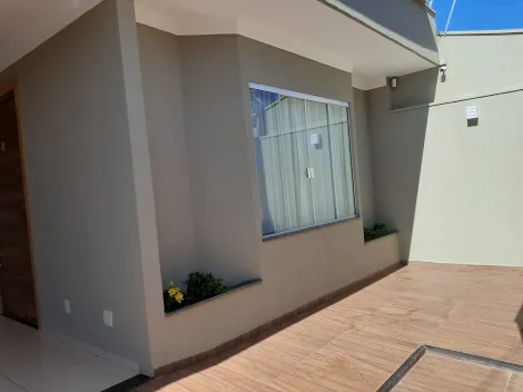Casa / Padr&atilde;o em Mirassol 