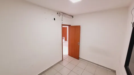Alugar Apartamento / Padr&atilde;o em S&atilde;o Jos&eacute; do Rio Preto R$ 900,00 - Foto 4