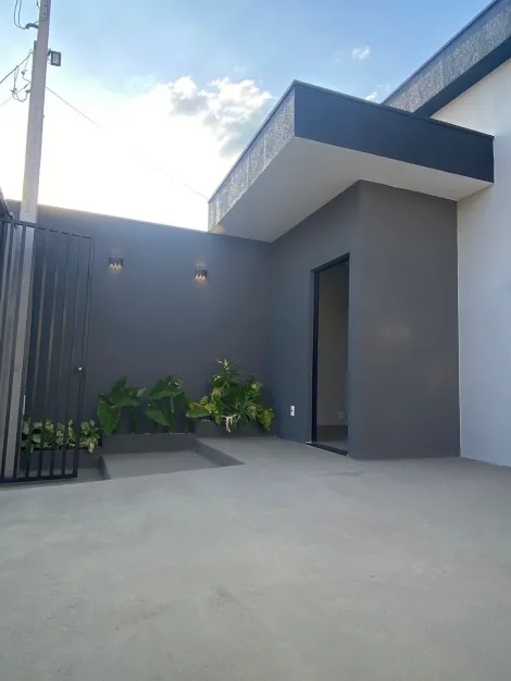 Alugar Casa / Padr&atilde;o em Bady Bassitt R$ 2.200,00 - Foto 2