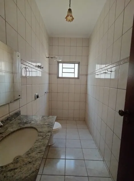 Alugar Casa / Padr&atilde;o em S&atilde;o Jos&eacute; do Rio Preto R$ 1.300,00 - Foto 4