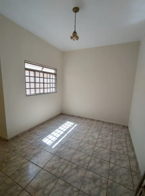 Alugar Casa / Padr&atilde;o em S&atilde;o Jos&eacute; do Rio Preto R$ 1.300,00 - Foto 2
