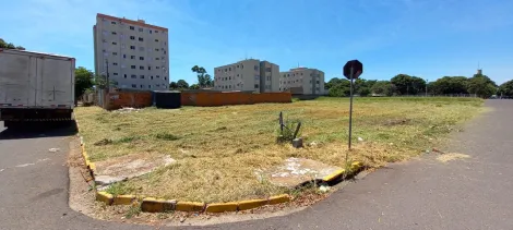 Terreno / Padr&atilde;o em Ara&ccedil;atuba 