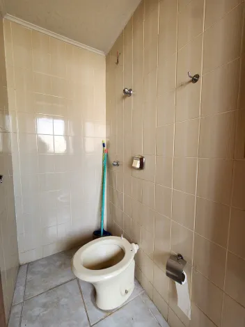 Alugar Apartamento / Padr&atilde;o em S&atilde;o Jos&eacute; do Rio Preto R$ 1.000,00 - Foto 16
