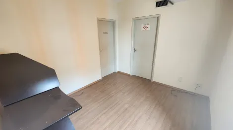 Alugar Comercial / Sala em S&atilde;o Jos&eacute; do Rio Preto. apenas R$ 600,00