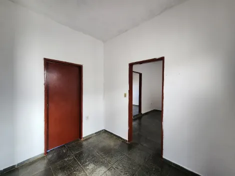 Alugar Casa / Padr&atilde;o em S&atilde;o Jos&eacute; do Rio Preto R$ 850,00 - Foto 3