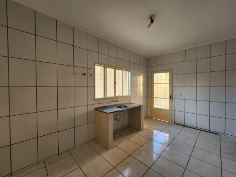 Alugar Casa / Padr&atilde;o em S&atilde;o Jos&eacute; do Rio Preto R$ 1.500,00 - Foto 4
