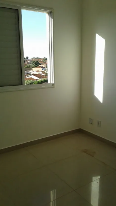 Alugar Apartamento / Padr&atilde;o em S&atilde;o Jos&eacute; do Rio Preto R$ 822,74 - Foto 17