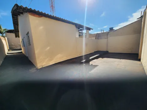 Alugar Casa / Padr&atilde;o em S&atilde;o Jos&eacute; do Rio Preto R$ 1.200,00 - Foto 1