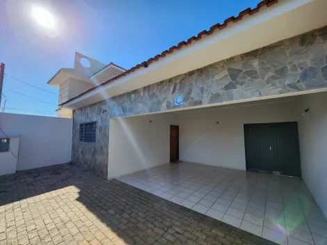 Alugar Casa / Padr&atilde;o em S&atilde;o Jos&eacute; do Rio Preto. apenas R$ 2.400,00
